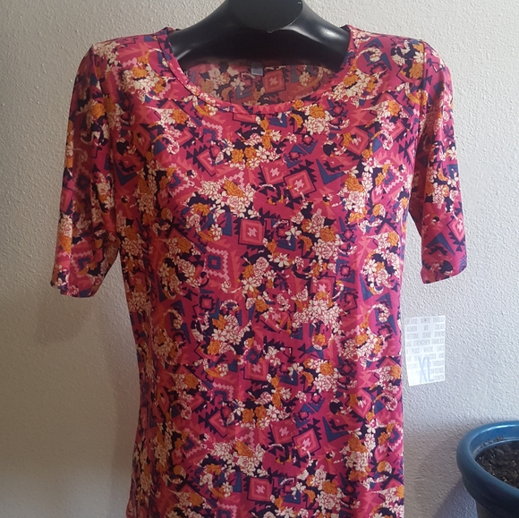 LuLaRoe Tops - New with tags LulaRoe womens blouse